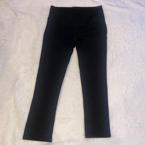 black capri leggings